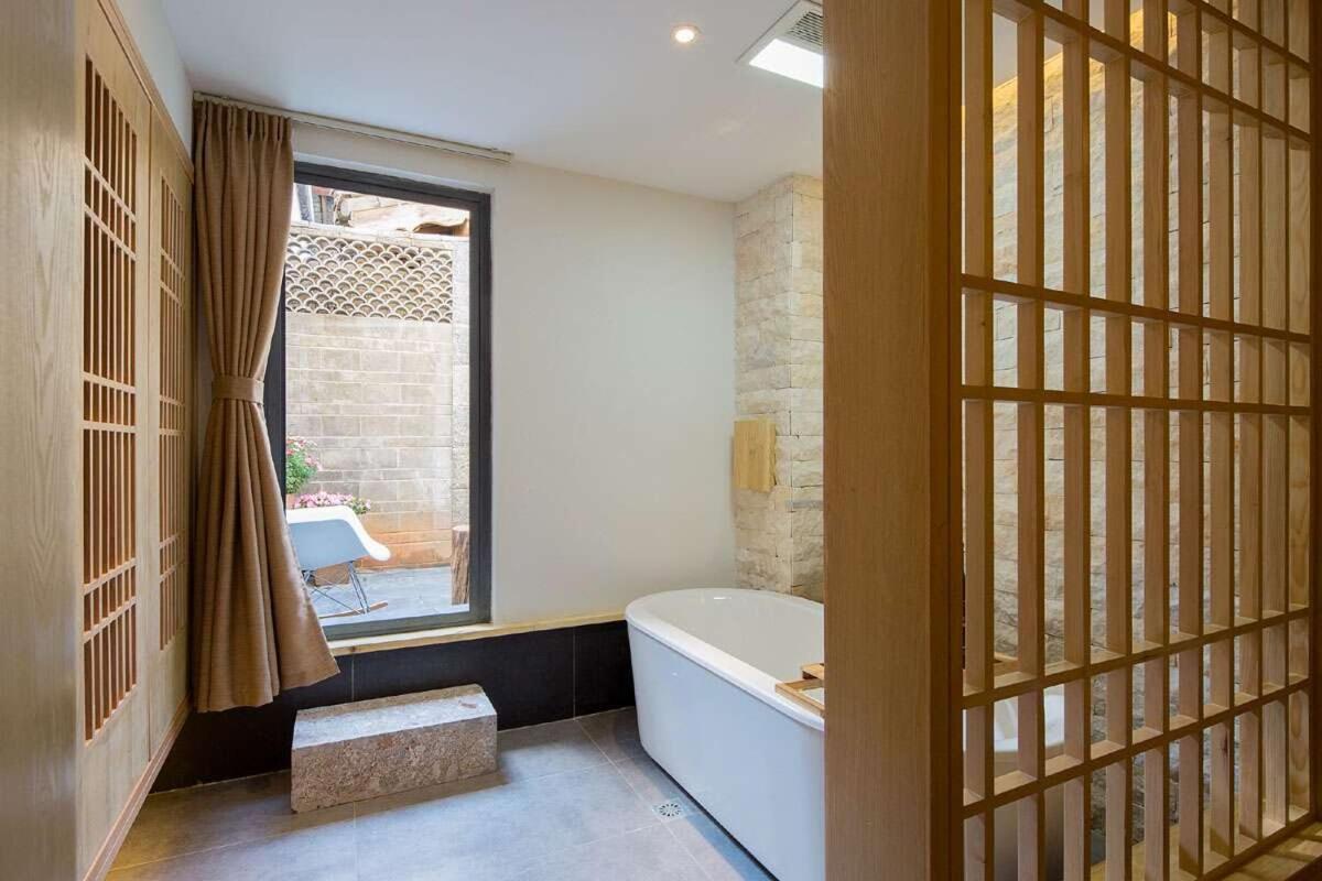 Lijiang Sunshine Nali Inn ภายนอก รูปภาพ